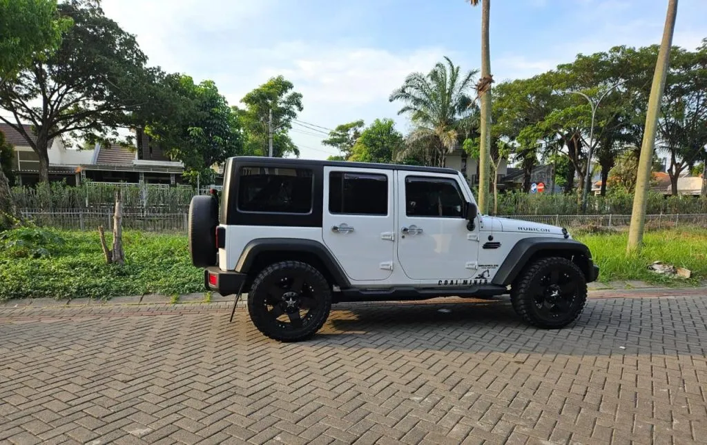 sewa-mobil-mewah-rubicon